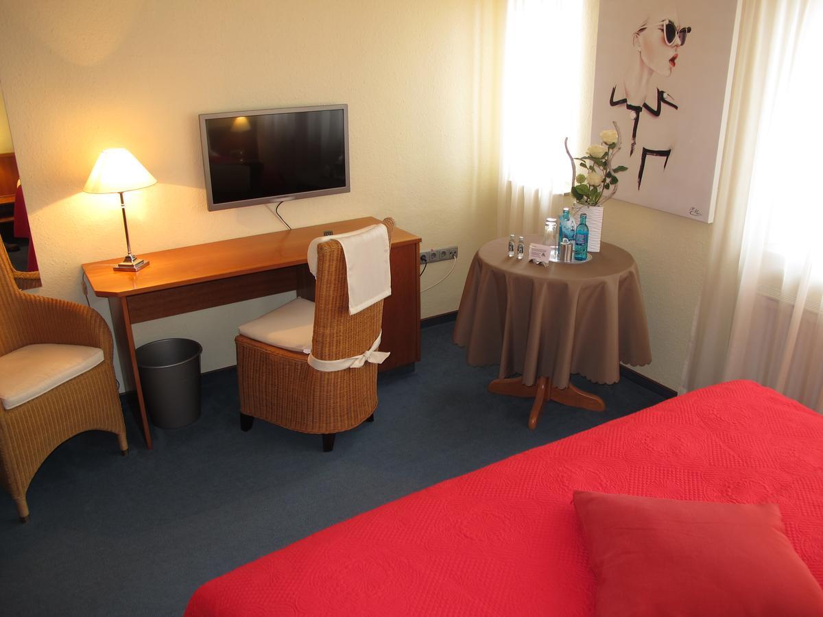 Burghotel Muenzenberg Εξωτερικό φωτογραφία